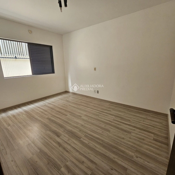 Apartamento Amplo com 3 Dormitórios e Excelente Localização - Centro d: 7ª foto da galeria de imagens do imóvel