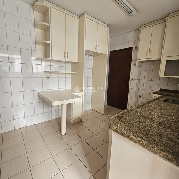 Apartamento Amplo com 3 Dormitórios e Excelente Localização - Centro d: 3ª foto da galeria de imagens do imóvel
