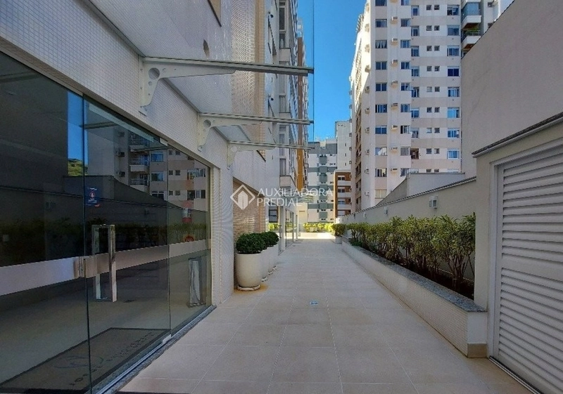 Conforto e praticidade no coração de Florianópolis 2 quartos, 1 suíte: 2ª foto da galeria de imagens do imóvel