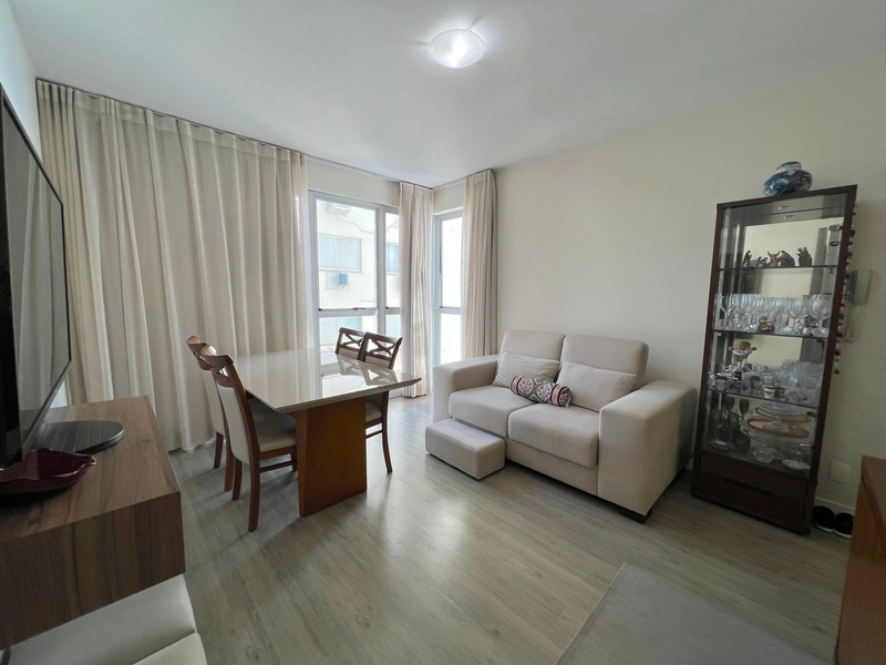 Apartamento a venda no Centro de Florianópolis - 02 quartos - 77m²: 3ª foto da galeria de imagens do imóvel