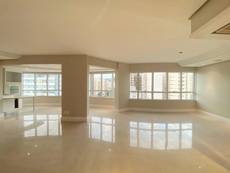 Belíssimo apartamento com vista para o mar - 3 suítes - 2 vagas livre: 1ª foto da galeria de imagens do imóvel