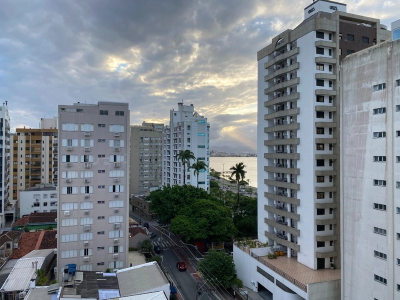 Belíssimo apartamento com vista para o mar - 3 suítes - 2 vagas livre: 3ª foto da galeria de imagens do imóvel