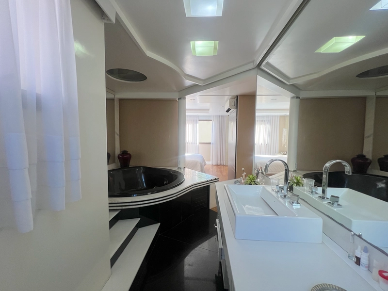 Luxuoso apartamento com vista Beira Mar - 3 suítes: 18ª foto da galeria de imagens do imóvel