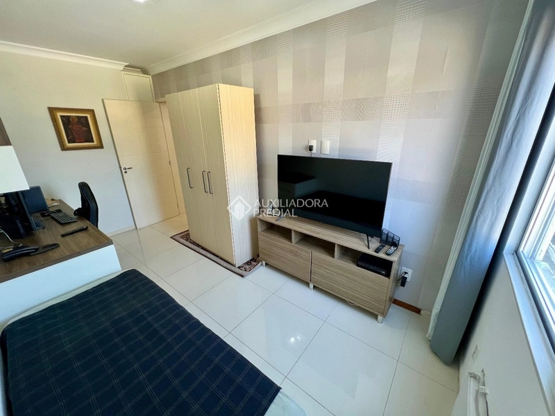 Cobertura duplex com 3 dormitórios sendo 1 suíte no bairro Carvoeira: 10ª foto da galeria de imagens do imóvel