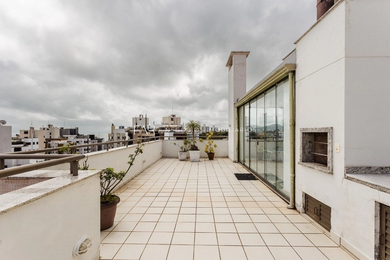 Cobertura de 316m2 e 5 vagas de garagem no Centro de Florianópolis: 9ª foto da galeria de imagens do imóvel