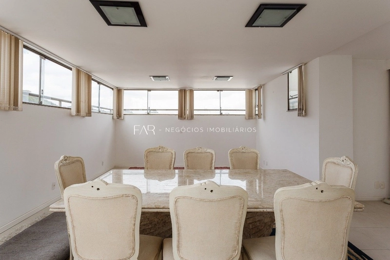 Cobertura de 316m2 e 5 vagas de garagem no Centro de Florianópolis: 14ª foto da galeria de imagens do imóvel