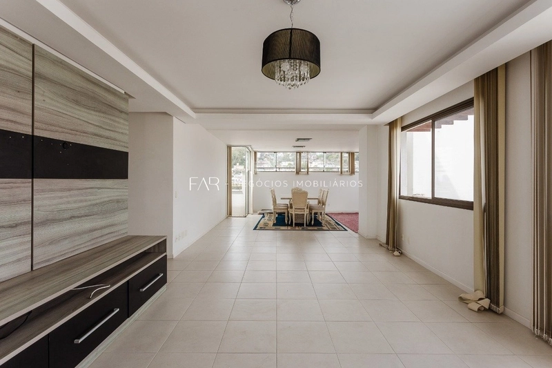 Cobertura de 316m2 e 5 vagas de garagem no Centro de Florianópolis: 13ª foto da galeria de imagens do imóvel