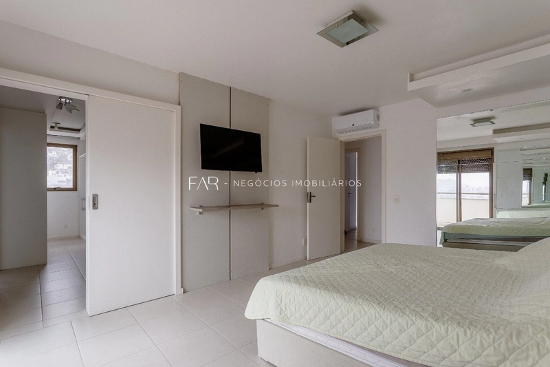 Cobertura de 316m2 e 5 vagas de garagem no Centro de Florianópolis: 25ª foto da galeria de imagens do imóvel