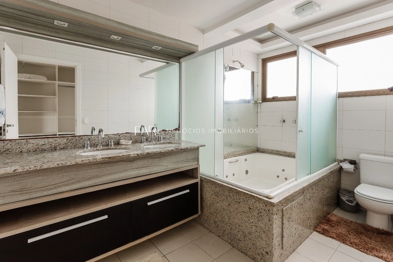 Cobertura de 316m2 e 5 vagas de garagem no Centro de Florianópolis: 27ª foto da galeria de imagens do imóvel