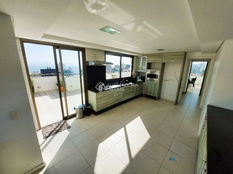 Cobertura de 316m2 e 5 vagas de garagem no Centro de Florianópolis: 5ª foto da galeria de imagens do imóvel