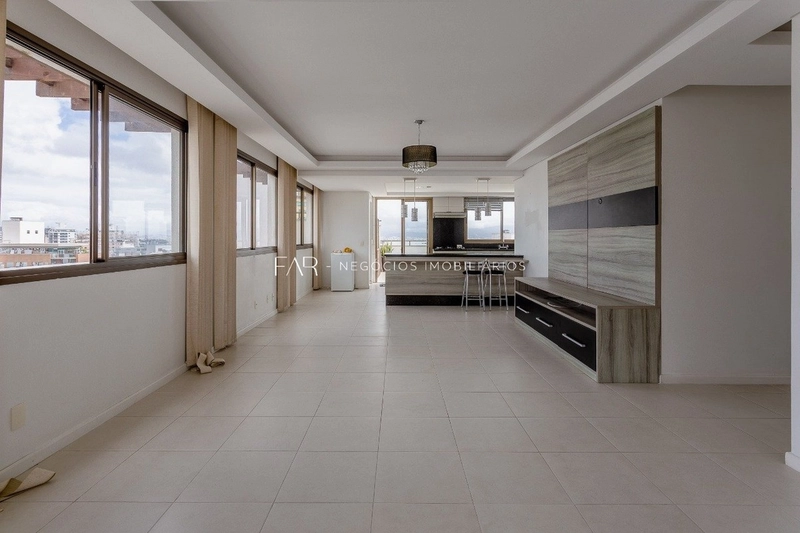 Cobertura de 316m2 e 5 vagas de garagem no Centro de Florianópolis: 12ª foto da galeria de imagens do imóvel