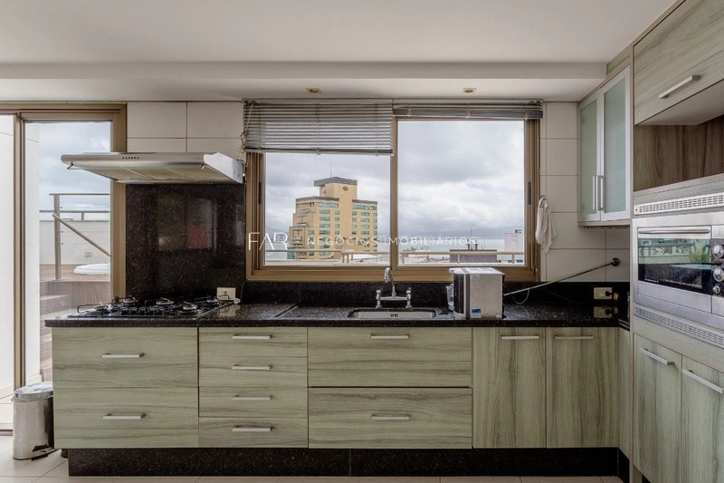 Cobertura de 316m2 e 5 vagas de garagem no Centro de Florianópolis: 18ª foto da galeria de imagens do imóvel