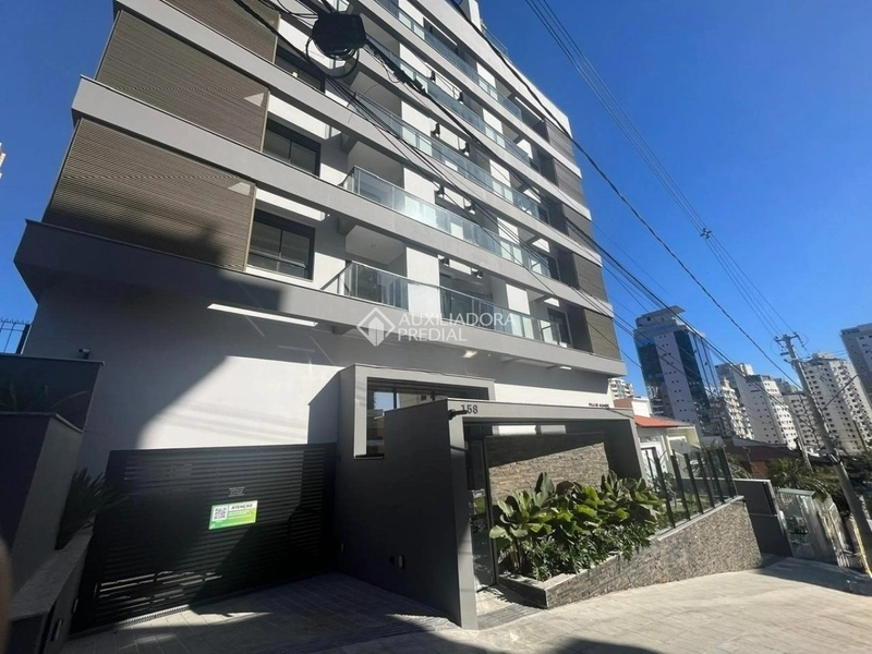 Exclusividade, Sofisticação e Vista Privilegiada no Centro de Florianó: 2ª foto da galeria de imagens do imóvel