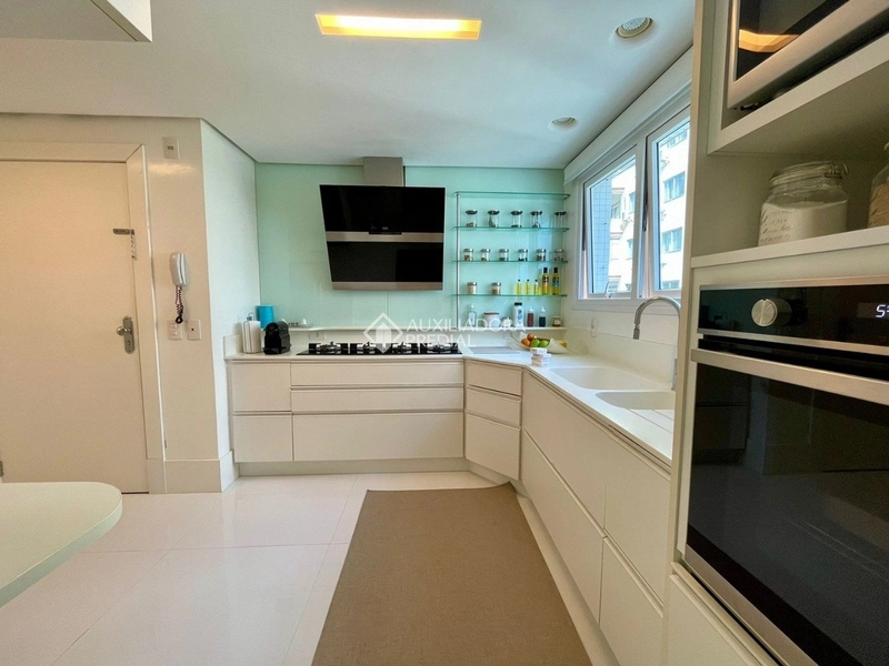 Apartamento mobiliado com vista para o mar no centro de Florianópolis: 10ª foto da galeria de imagens do imóvel