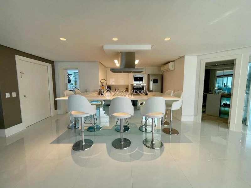 Apartamento mobiliado com vista para o mar no centro de Florianópolis: 5ª foto da galeria de imagens do imóvel