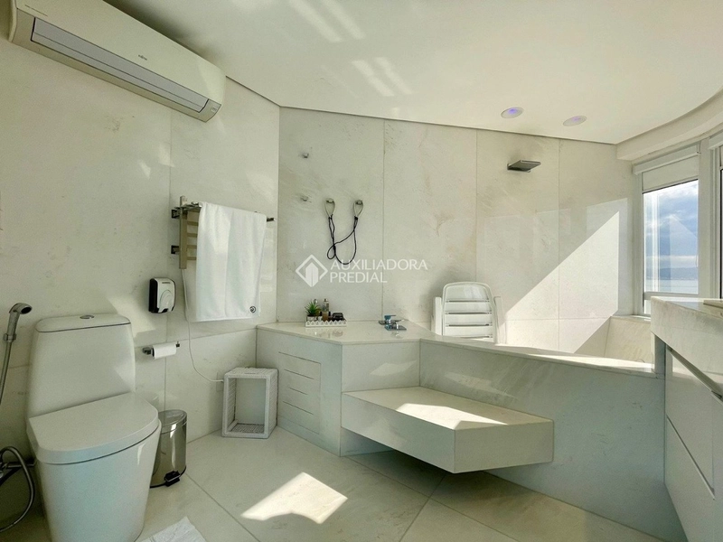 Apartamento mobiliado com vista para o mar no centro de Florianópolis: 14ª foto da galeria de imagens do imóvel