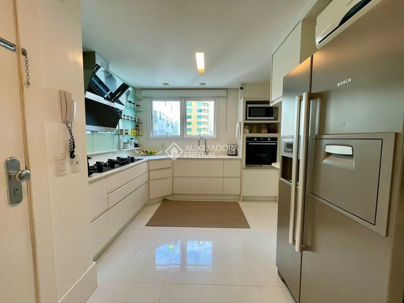 Apartamento mobiliado com vista para o mar no centro de Florianópolis: 9ª foto da galeria de imagens do imóvel