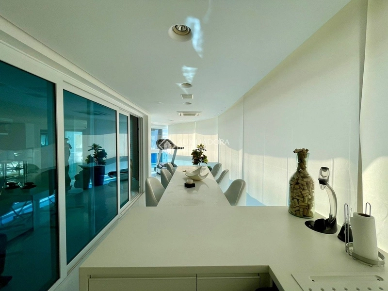 Apartamento mobiliado com vista para o mar no centro de Florianópolis: 8ª foto da galeria de imagens do imóvel