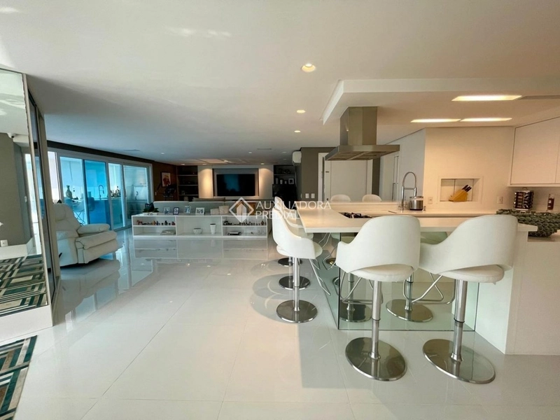 Apartamento mobiliado com vista para o mar no centro de Florianópolis: 4ª foto da galeria de imagens do imóvel