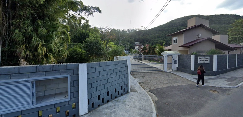 Terreno em condomínio fechado - Sambaqui: 2ª foto da galeria de imagens do imóvel