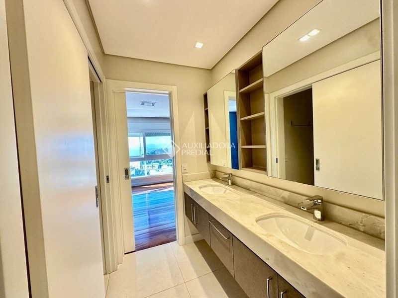 Casa linda VISTA MAR, semi-mobiliada, excelente padrão.: 27ª foto da galeria de imagens do imóvel
