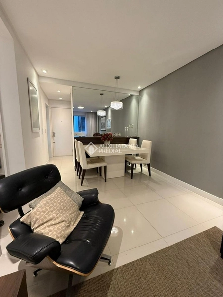 Apartamento com 2 quartos e vaga livre - Centro - Florianópolis/SC: 3ª foto da galeria de imagens do imóvel