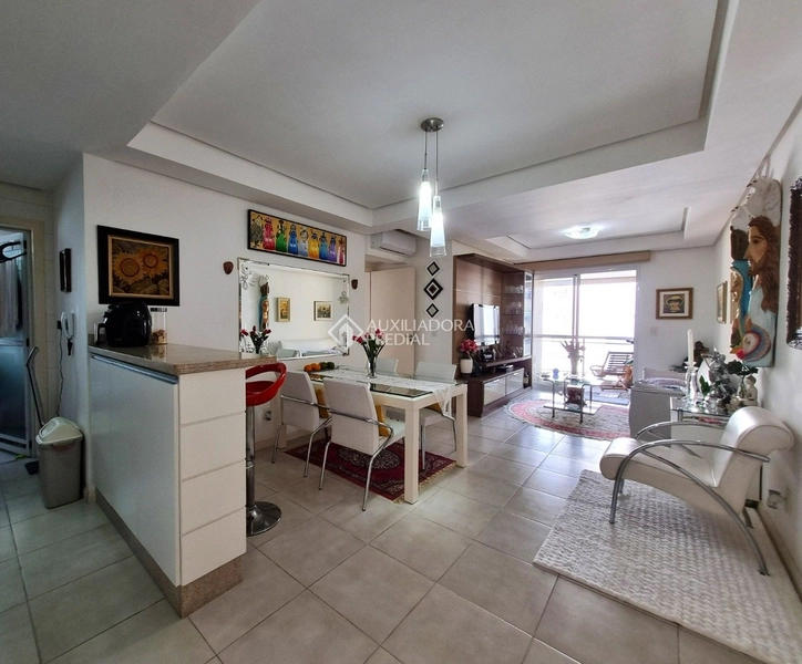 Apartamento mobiliado 2 dormitórios (1 suíte) no Centro: 4ª foto da galeria de imagens do imóvel
