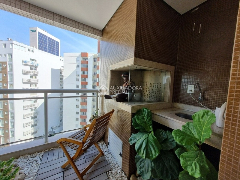 Apartamento mobiliado 2 dormitórios (1 suíte) no Centro: 6ª foto da galeria de imagens do imóvel