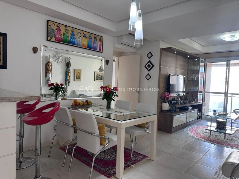 Apartamento mobiliado 2 dormitórios (1 suíte) no Centro