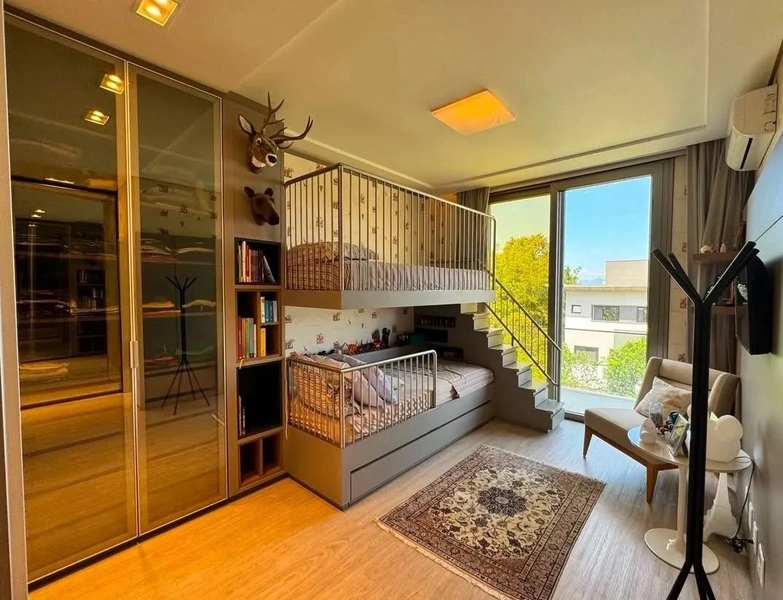 Linda mansão  em Condomínio à Venda em Cacupé - 842 m²: 3ª foto da galeria de imagens do imóvel