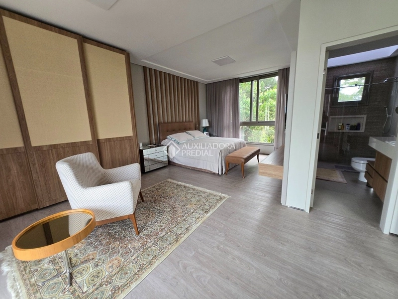 Linda mansão em Condomínio à Venda em Cacupé - 842 m²: 9ª foto da galeria de imagens do imóvel