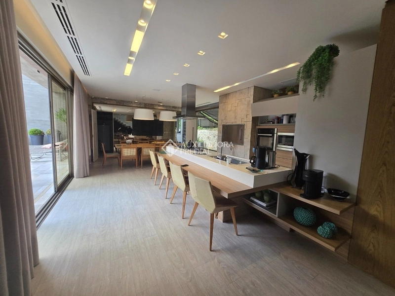 Linda mansão em Condomínio à Venda em Cacupé - 842 m²: 2ª foto da galeria de imagens do imóvel