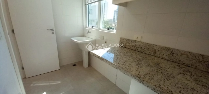 Apartamento com 2 suítes e  2 vagas - Centro - Florianópolis/SC: 4ª foto da galeria de imagens do imóvel
