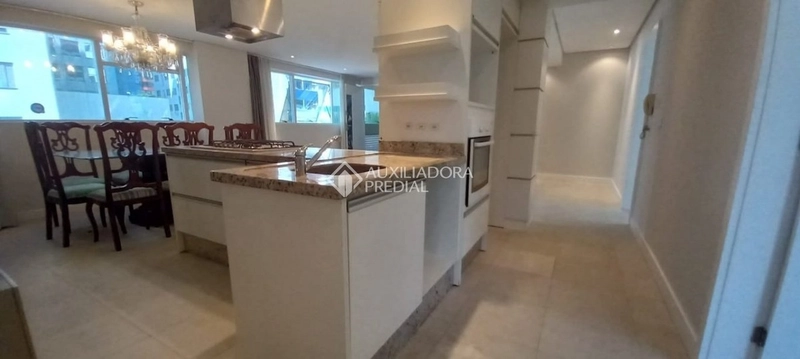 Apartamento com 2 suítes e  2 vagas - Centro - Florianópolis/SC: 3ª foto da galeria de imagens do imóvel