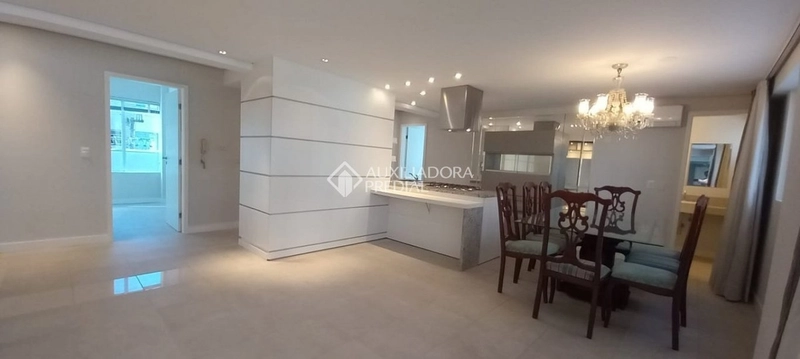 Apartamento com 2 suítes e  2 vagas - Centro - Florianópolis/SC: 6ª foto da galeria de imagens do imóvel