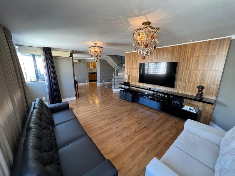 Triplex com 203 m² à venda no Centro de Florianópolis