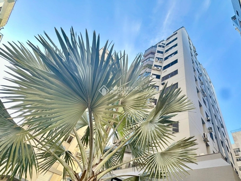 Cobertura diferenciada á venda no Centro de Floripa: 2ª foto da galeria de imagens do imóvel