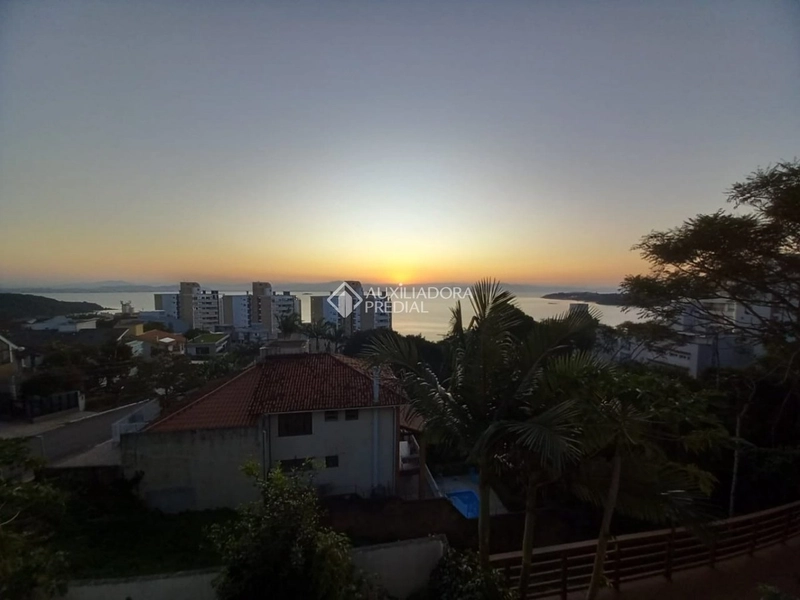 Casa á venda  com vista mar - 5 suítes - no bairro João Paulo: 6ª foto da galeria de imagens do imóvel