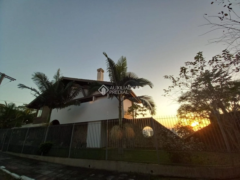 Casa á venda  com vista mar - 5 suítes - no bairro João Paulo: 2ª foto da galeria de imagens do imóvel