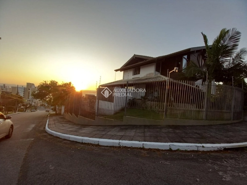 Casa á venda  com vista mar - 5 suítes - no bairro João Paulo: 4ª foto da galeria de imagens do imóvel