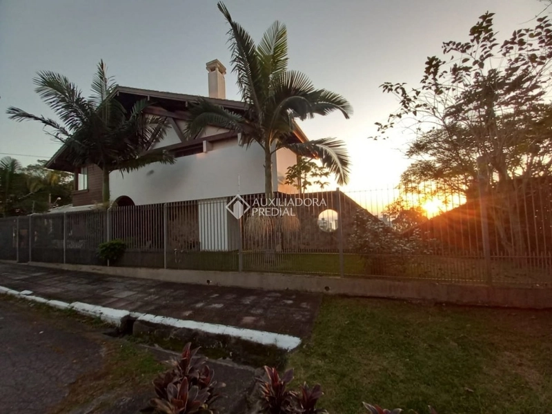 Casa á venda  com vista mar - 5 suítes - no bairro João Paulo: 3ª foto da galeria de imagens do imóvel