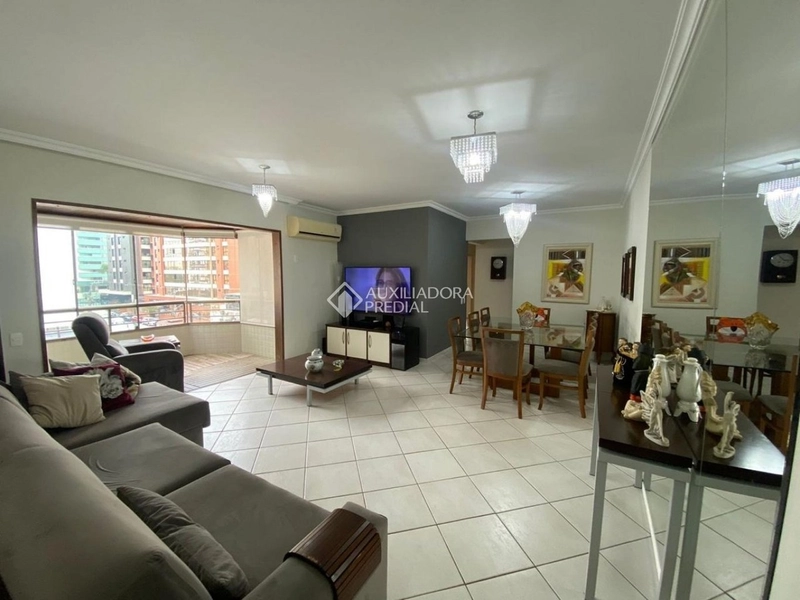 Apartamento a venda no Centro de Florinaópolis: 4ª foto da galeria de imagens do imóvel