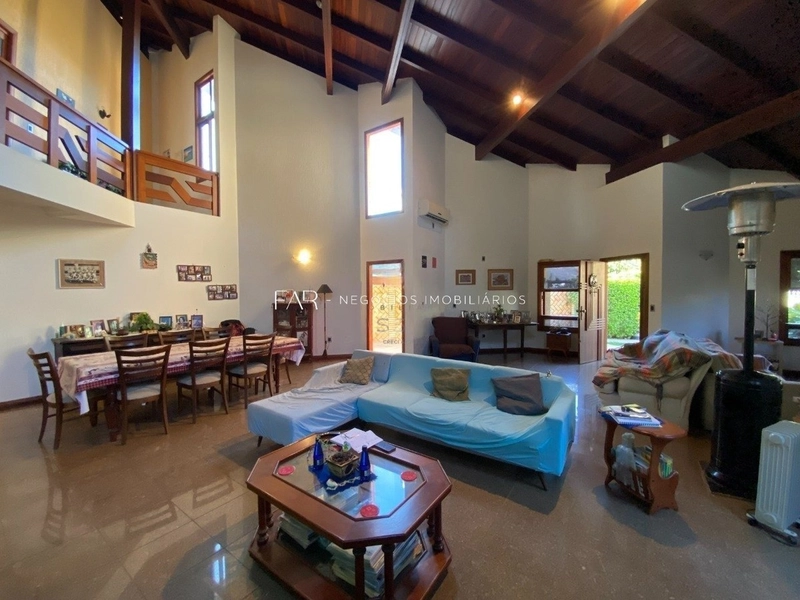 Casa à Venda em Jurerê com 7 Quartos, sendo 5 Suítes , Florianópolis.: 3ª foto da galeria de imagens do imóvel