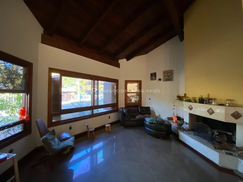 Casa à Venda em Jurerê com 7 Quartos, sendo 5 Suítes , Florianópolis.: 4ª foto da galeria de imagens do imóvel