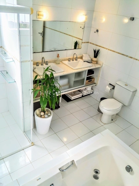 Casa de Alto Padrão com 8 Suítes | 5 Vagas | à Venda - Centro, Floripa: 31ª foto da galeria de imagens do imóvel