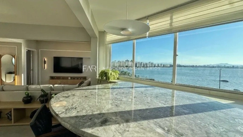 Apartamento com vista Beira Mar - 4 quartos - 226,56m2