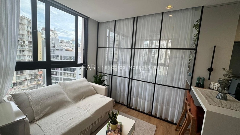 Estúdio a venda no centro mobiliado e equipado com 37 m² privativos: 2ª foto da galeria de imagens do imóvel