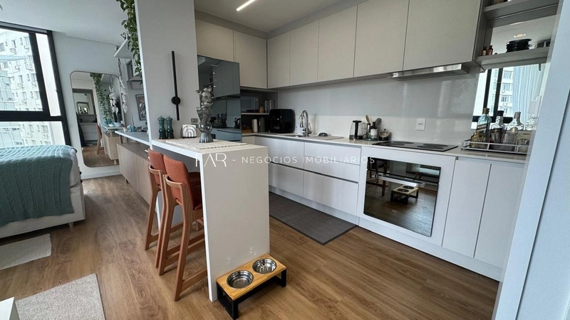 Estúdio a venda no centro mobiliado e equipado com 37 m² privativos: 4ª foto da galeria de imagens do imóvel