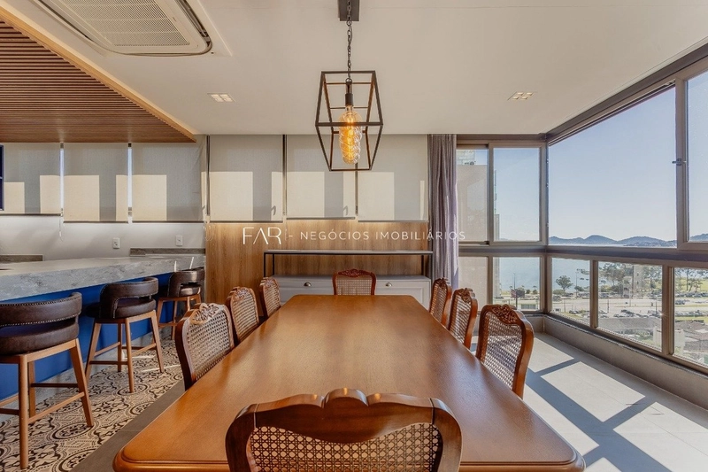 Cobertura Vista mar com 3 suítes à Venda - Agronômica, Florianópolis