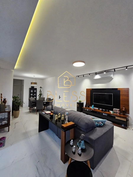 Oportunidade na Meia Praia: Apartamento Semi-Mobiliado com Vista Mar: 6ª foto da galeria de imagens do imóvel